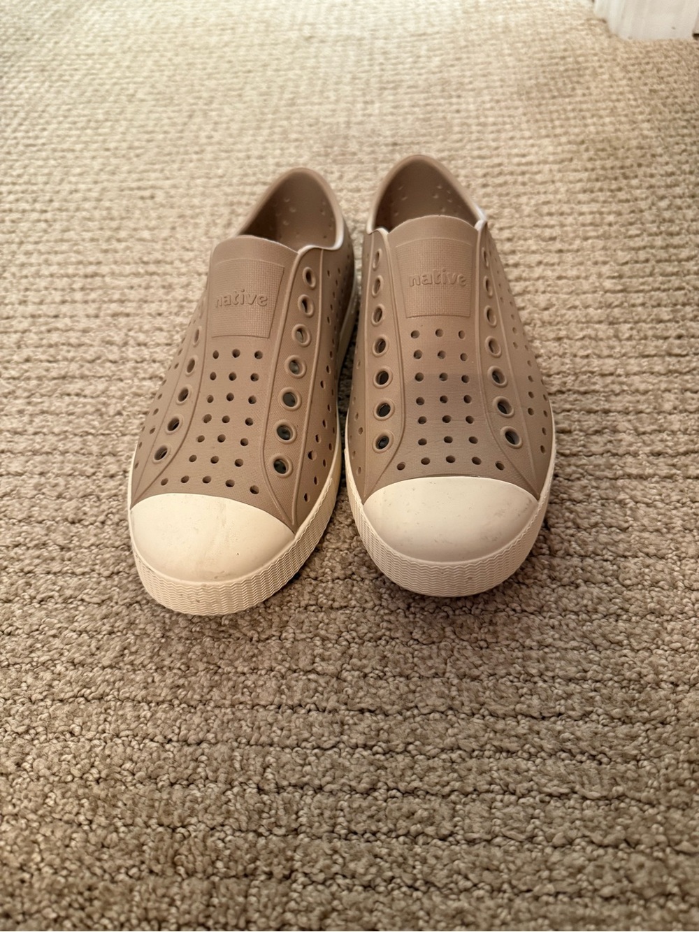 Native Jefferson Slip-On Sneakers Size 6